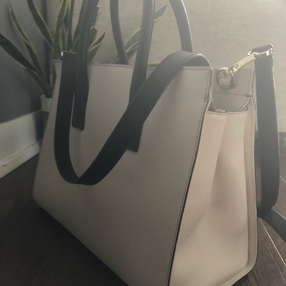 Katespade purse - Picture 3 of 3